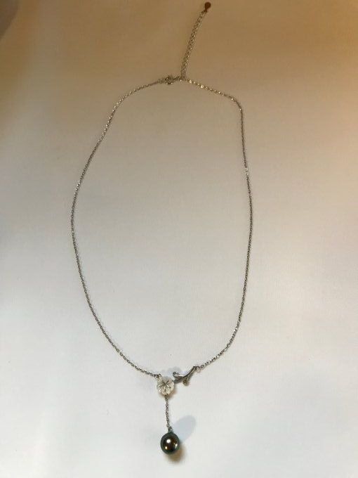 Collier perle et fleur nacre